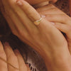 14kt verticale zegelring met patroon